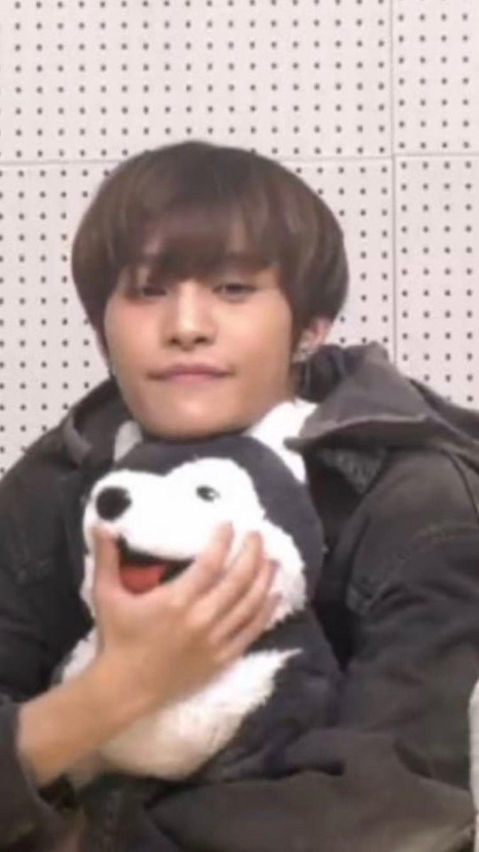 WayV YangYang with plushies/stuffies. A thread.