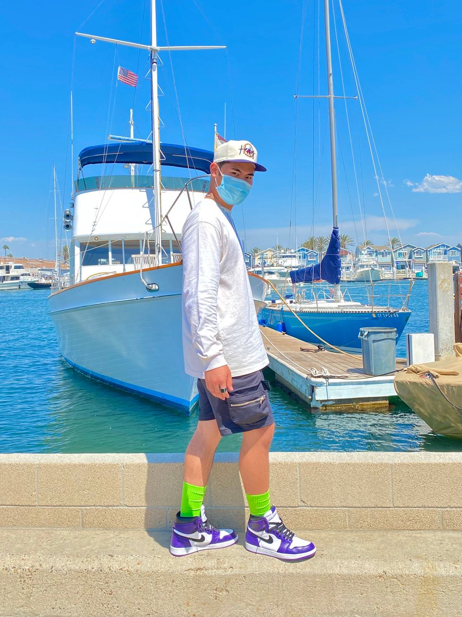 legendaryedmond's tweet photo. โWe donโt stop playing because we grow old, we grow old because we stop playing.โ ๐ข๐ฃ #RateThatFit2020 #sneakerhead #courtpurple #NewportBeach https://t.co/g0vgN8cpbv