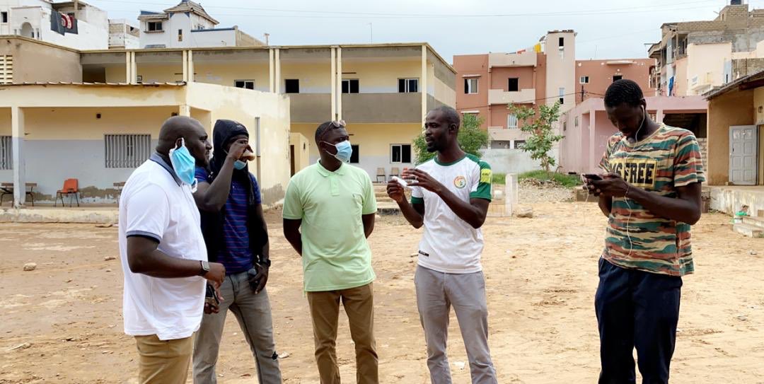Niintche's tweet photo. FlighSen est passé au chantier de la réfection du lycée de Yoff pour encourager "la team Niintche" et nous a remis un montant de 250000 pour nous accompagner dans la réussite du défi d'un examen sans problème
Il va financer à hauteur de 500.000 frs les travaux de l’école de Podor https://t.co/JYTu9Tk31M