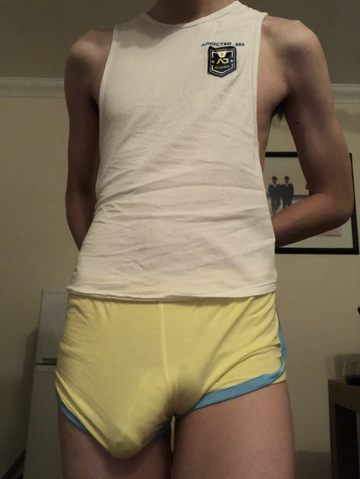 My housemate hates me. Big cock is too hard to ignore 🍆 https://t.co/HPPnUKO1XW