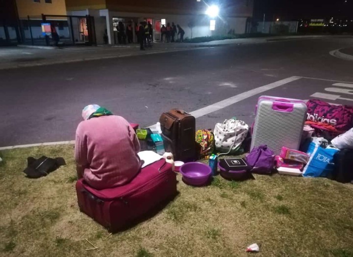 MzolisaSakhe's tweet photo. Once again a black body is being degraded and dehumanized and being kicked out luck a dog by capitalists, why  must we go through so much xhasi funa lenfundo and these institutions don't care about us, black people are on their own.

#southpointmustfall https://t.co/HDv5fPx0cW