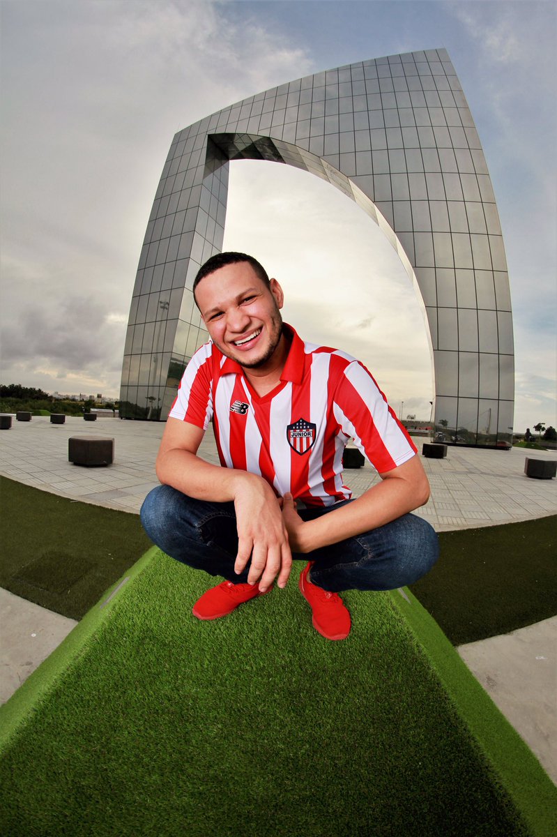 eluyzona's tweet photo. Me da alegría ser barranquillero, me enorgullece ser del junior y me regocija estar aquí 😃🦈 @ChrisDaes @VentanaDeCamp_ https://t.co/LB4Dz4JN86