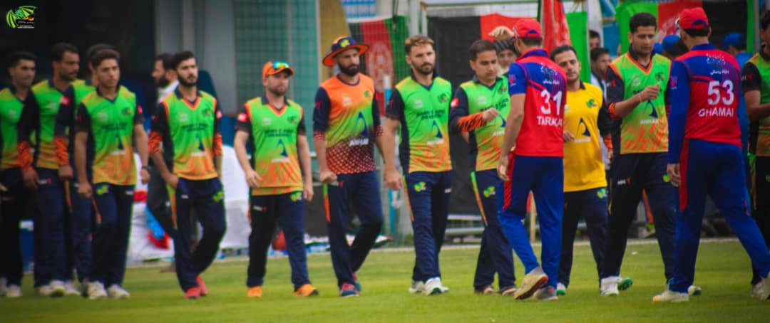 fresh_dragons's tweet photo. Dragons congratulate Knights.#SCL2020 https://t.co/ObC2eHHHLV