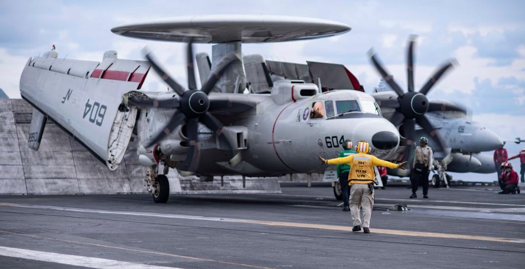 The #USNavy’s only forward-deployed aircraft carrier #USSRonaldReagan conducts flight-ops while operating in the #PhilippineSea providing a combat-ready force that protects & defends the U.S. & maritime interests of allies & partners in the region. #FreeAndOpenIndoPacifc