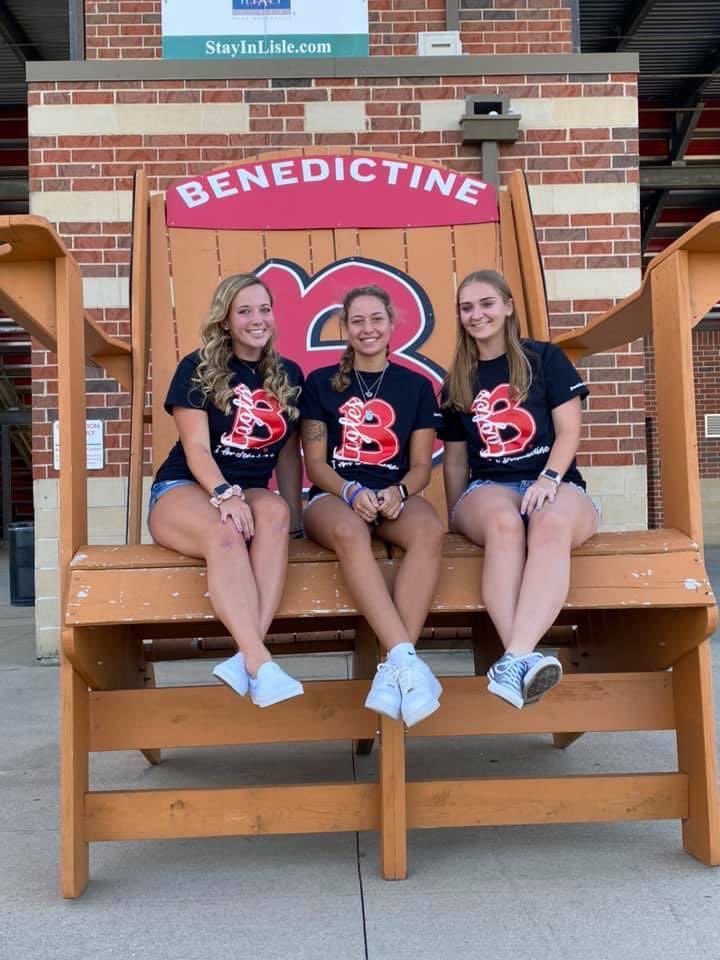 BenUSoftball's tweet photo. Happy 21st birthday to our junior outfielder, @SkrabaTaylor ! 🎉 We are so lucky to have you, have the best day!🎈🎈 https://t.co/VUQT5QK2Wy