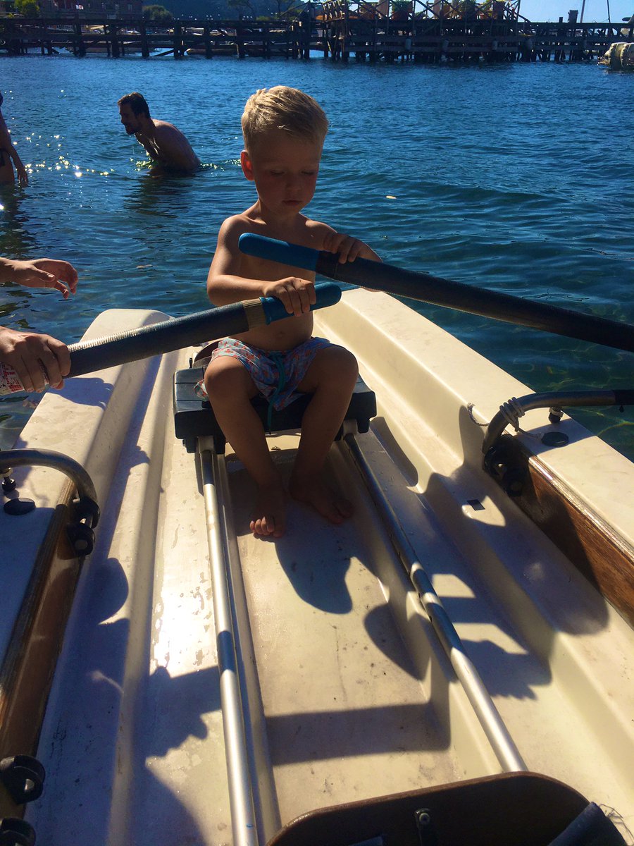 PrincessKoenig's tweet photo. 🛶 #canoa #fuffetti4ever #rvpp #nientaltrochenoi #amoreunicoamore #ninnomio #Estate2020 #cucciolo #estateitaliana #insieme #ninno https://t.co/1qRHto0zsJ