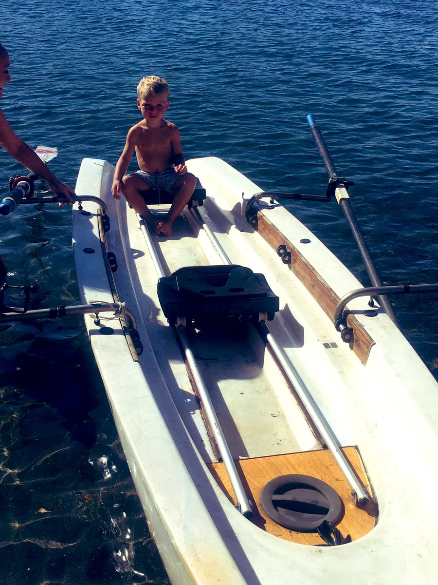 PrincessKoenig's tweet photo. 🛶 #canoa #fuffetti4ever #rvpp #nientaltrochenoi #amoreunicoamore #ninnomio #Estate2020 #cucciolo #estateitaliana #insieme #ninno https://t.co/1qRHto0zsJ