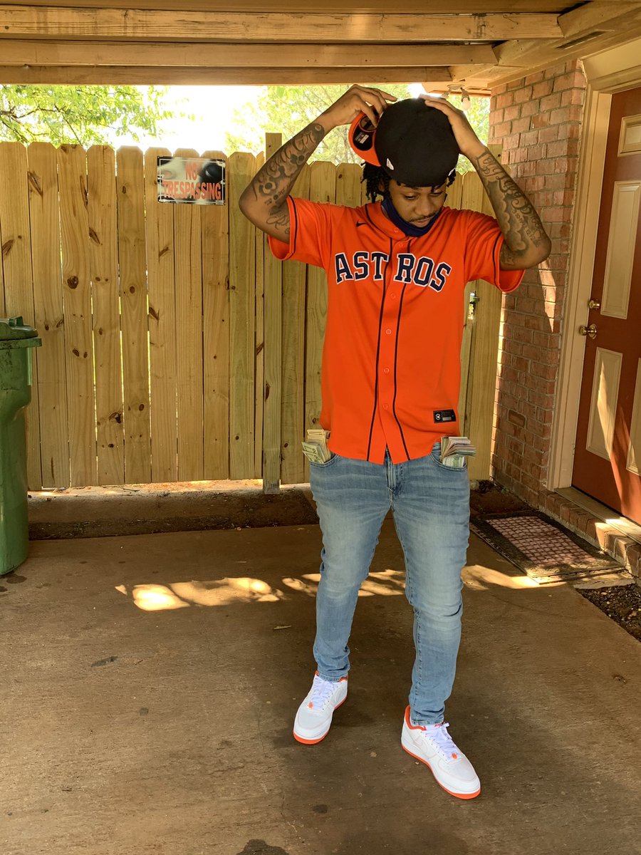 MjayDaGr8's tweet photo. You can learn a lot of shit fuccn wit me... but I can’t teach you how to be real that shit got to be in ya #DaGr8™️ https://t.co/dXCI4G2fjx