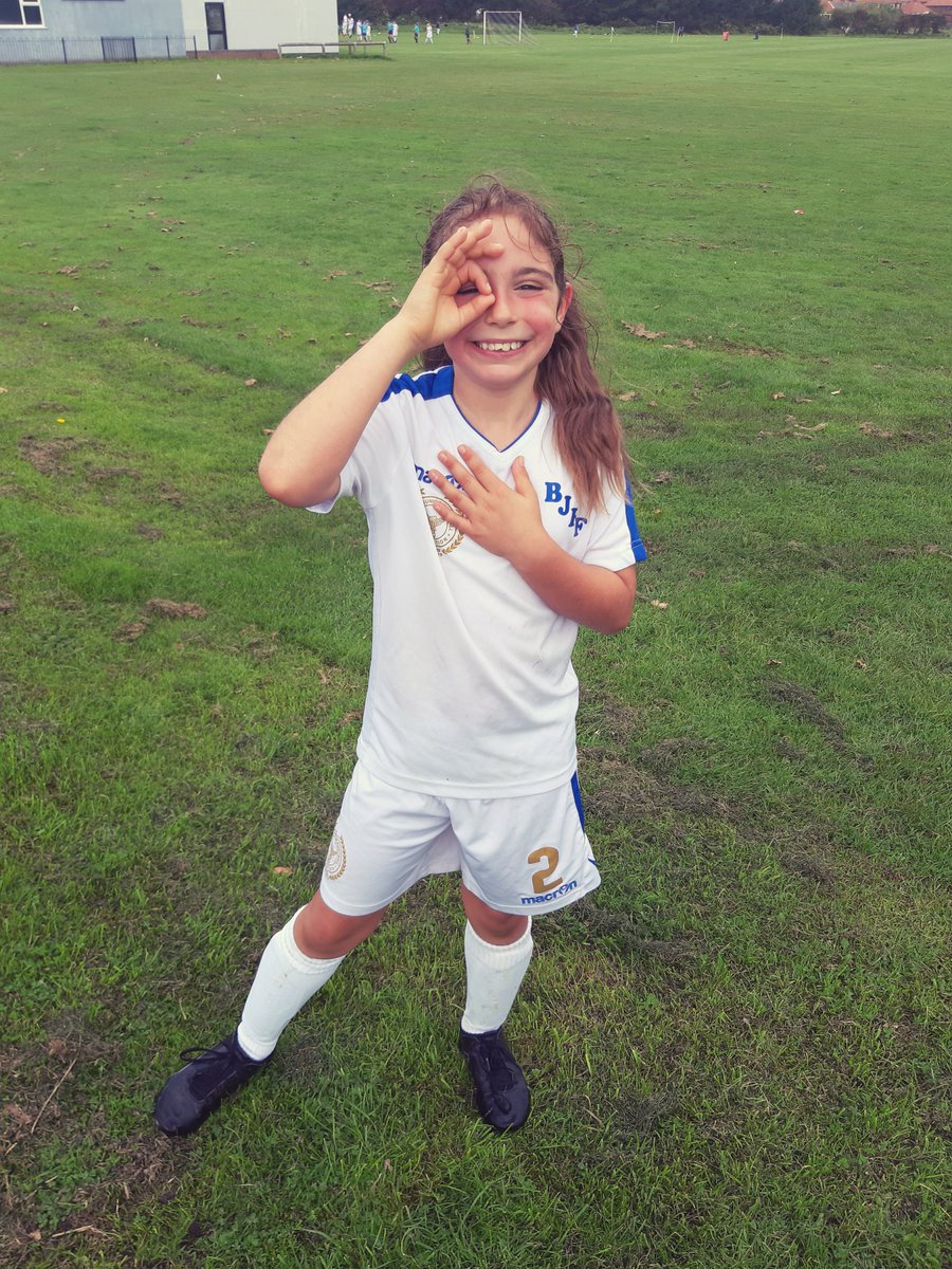 Saf222Sarah's tweet photo. @ellsbells89 Darcy was thrilled to bits to try out her new Ellen White inspired celebration following her hat trick today, one hand for Ellen, the other on her heart ❤👌 https://t.co/GMBd8L5Xei