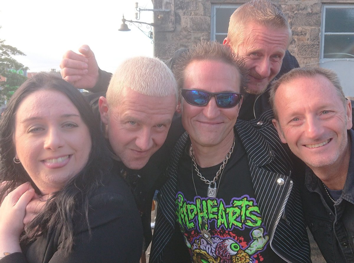 IanDickson1's tweet photo. @LoGOzUK1 @PeeshNE63 @PaulLoGOz  @Miss_Wharton @GarryUrwin @PSYCHORADIOuk https://t.co/RLaiJFZjXR