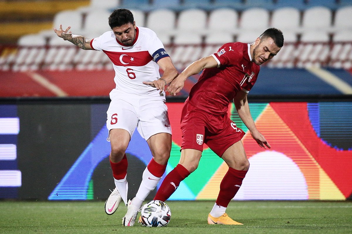 Footballogue's tweet photo. [#NationsLeague🏆] SERBIE🇷🇸 0-0 🇹🇷TURQUIE

⏱ FIN DU MATCH !

La Serbie et la Turquie se neutralisent. 

#SERTUR

📸 @FSSrbije https://t.co/C9HvY22uQm