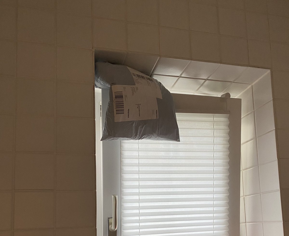 Thank you <a href="/hermesDE/">Hermes Germany</a> for the delivery 😂