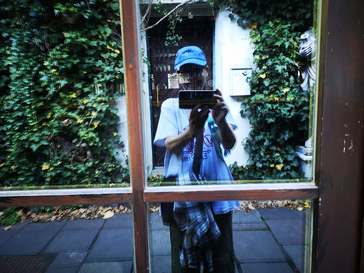 DJairportdisco's tweet photo. #everydayapic 250/365 #selfie like a mirror #mirror #window #windowselfie #fun #happy #mypicture https://t.co/zb7HU8lNJq