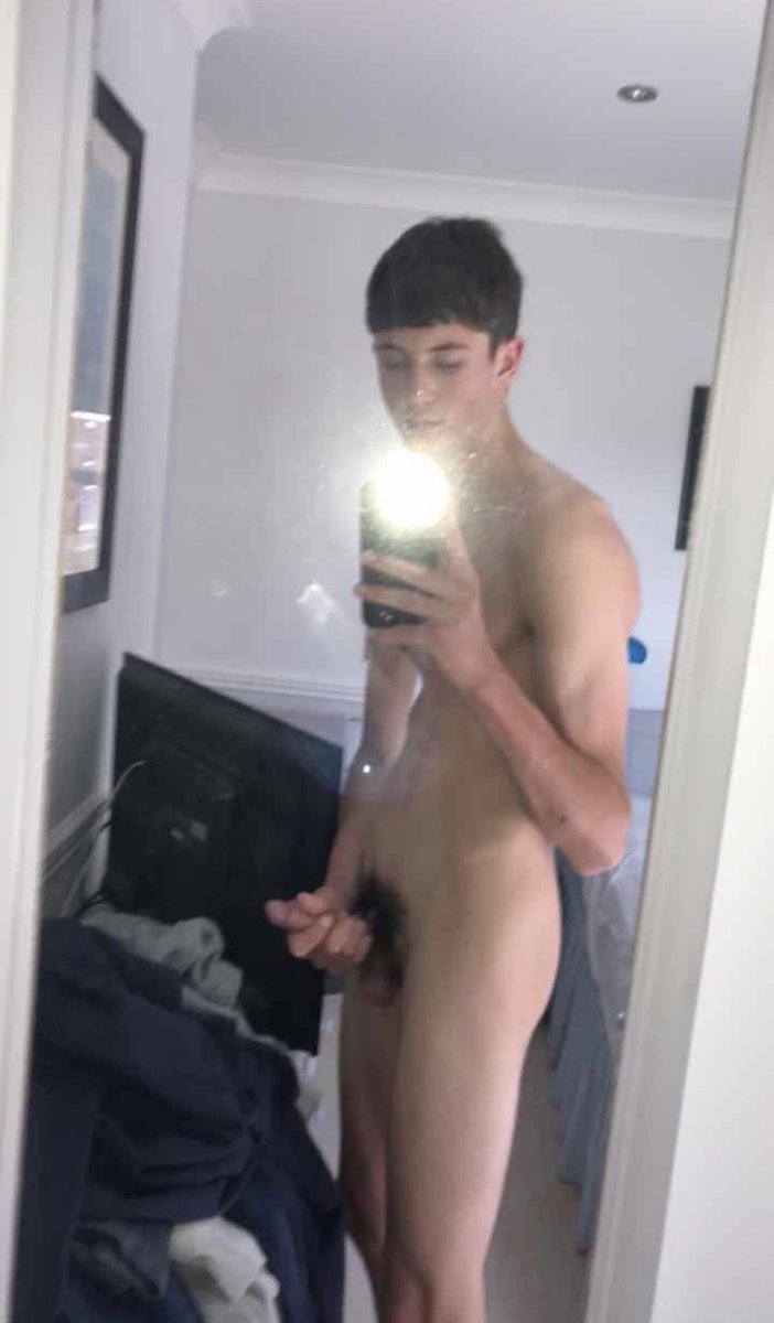 Freebaits5's tweet photo. Things this guy does to himself https://t.co/5XcQA1n8Qd
