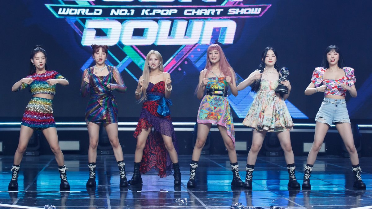 neverlandspprt's tweet photo. ¡Nevies, hoy vamos a hacer un 2x1! 💛

- Limpiaremos búsquedas &amp; subiremos Puntos Sociales: Respondan con gidle radiant y soyeon rap en tweets separados (Si desean pueden añadir otros con la letra r) 
- No olviden mencionar @G_I_DLE + #GIDLE + #여자아이들
 
⚠️Meta: +30 respuestas https://t.co/pBFp0hkhoQ