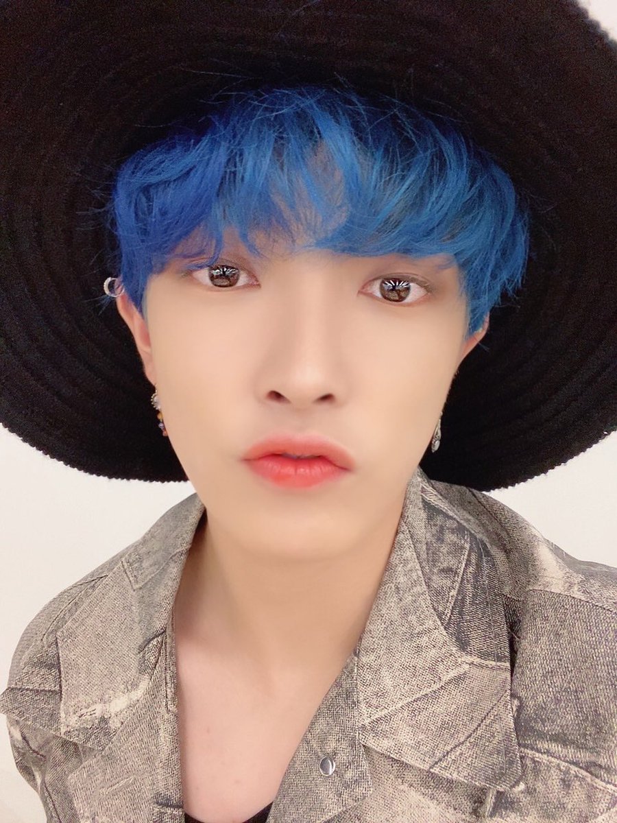 EmmaNerren1's tweet photo. Hongjoong as candy π¬π¬π¬π¬π¬π¬π¬π¬π¬π¬π¬π¬π¬π¬π¬ #ATEEZ #hongjoong #KPOP #bluecandy @ATEEZofficial @kqent https://t.co/6lS3r2nELG