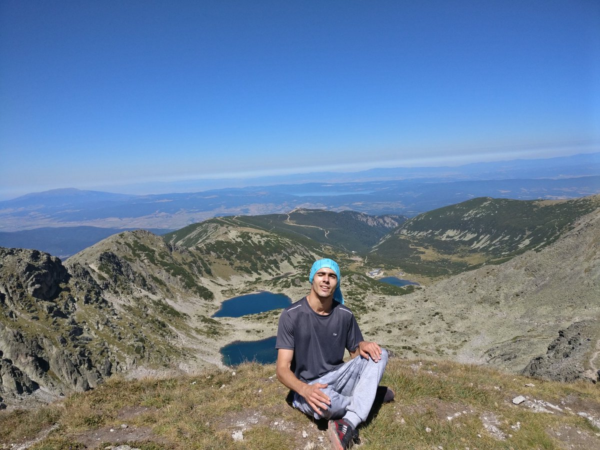 If you don't know anything about Bulgaria and haven't been here, come and choose the mountains over boring sea beaches.
I haven't been in Switzerland yet, but Bulgarian terrains keep astonishing me, even though I first came to this country a long time ago.