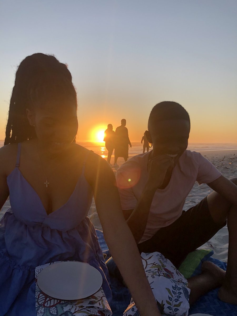 zintle_mila's tweet photo. About #SundayFunday ! Who doesn’t like Cape Town 😍. #LoveCapeTown , everyday it’s a holiday 🌅🏝 #ShareSouthAfrica https://t.co/ikoX6GTOBJ