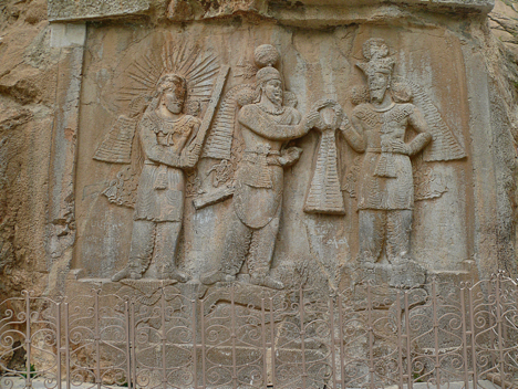 Over a century later, Ardashir II again employs this motif in his investiture relief, this time to depict the fall of Julian (the apostate!), who died while on campaign against the Persians. The message of these inscriptions is clear: don't mess with the Sasanians! 4/fin
