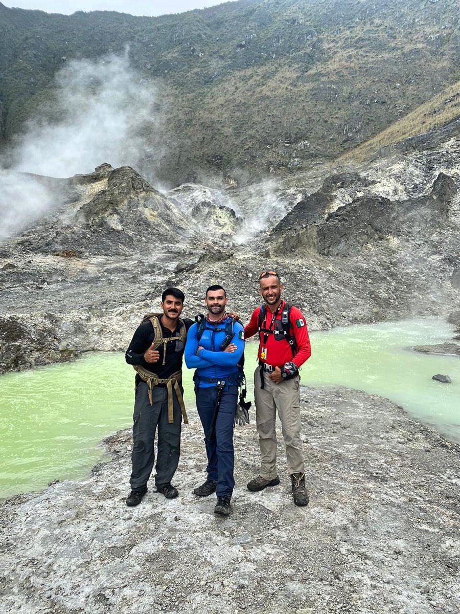 Ramonrodd's tweet photo. Back in the game! 🥾🌋
#hiking #volcanchichonal #chiapas con @JunglaXP #ecoturismo #viajes #travel https://t.co/sLYsGJpk03