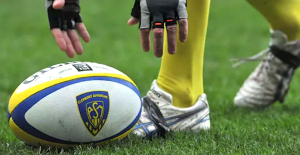 laurentalbaret's tweet photo. [#rugby] 1ère journée @top14rugby • @ASMOfficiel 33-30 @StadeToulousain - Malgré un score de 23-5 à la mi-temps, les Jaunards gagnent sans gloire sur les champions en titre, souvent indisciplinés et [pourtant] réduits à 13 en seconde mi-temps... #commentDire #ASMST #ASMEnsemble https://t.co/gtv9OP3hGB