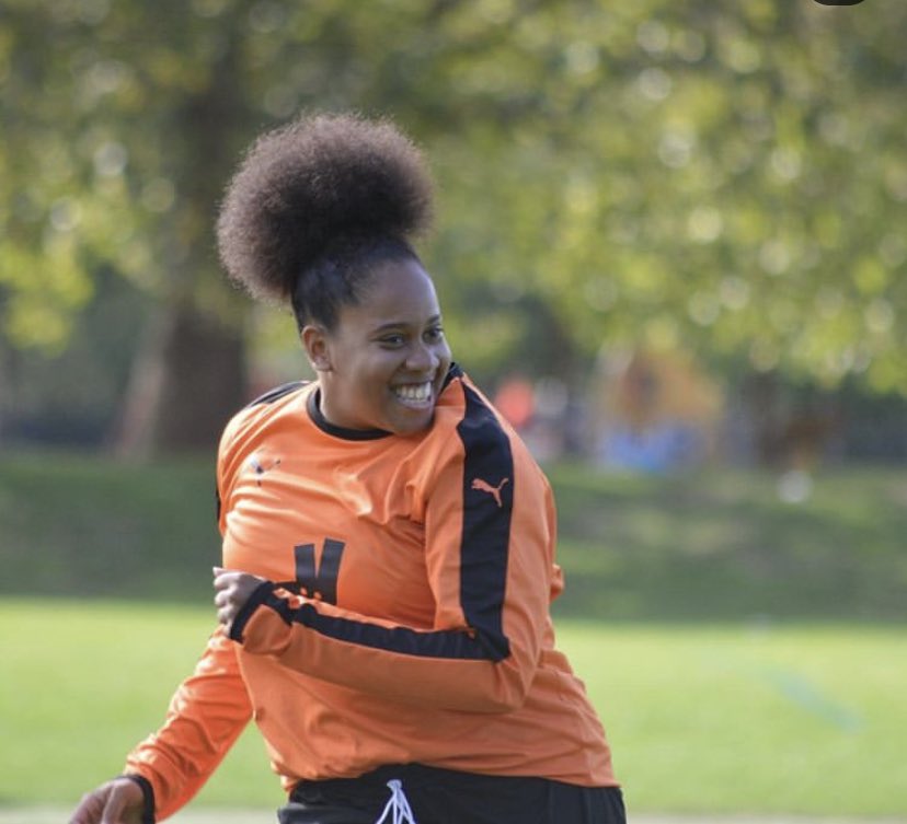 RomfordtownWFC's tweet photo. What a fantastic debut it was for our new signing, Monique! She scored an absolute rocket 🚀 https://t.co/4kZnIDqN4y