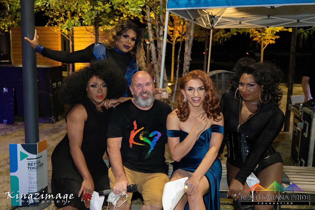 gildawabbit's tweet image. Had a BLAST at the #KentuckianaPride Drag &amp;amp; Dinner Show! This cast was AMAZING 😍
