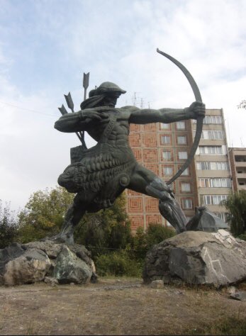 Statue représentant le grand Hayk, fondateur de l’Arménie 