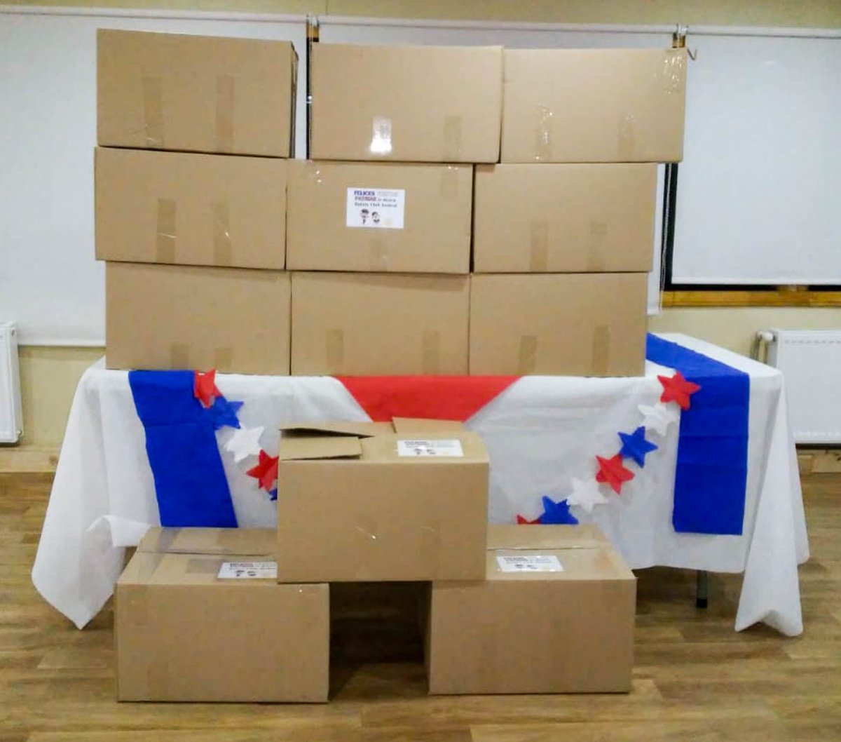 RotaryAustral's tweet image. Los días 12, 13, 14, 17 y 18 de septiembre de 2019 Rotary Club Austral Punta Arenas (R.C.A.) en conjunto con el Comité de Damas de R.C.A., se coordinaron para hacer entrega de 15 canastas familiares. #WeAreRotary #PuntaArenas #PUQ