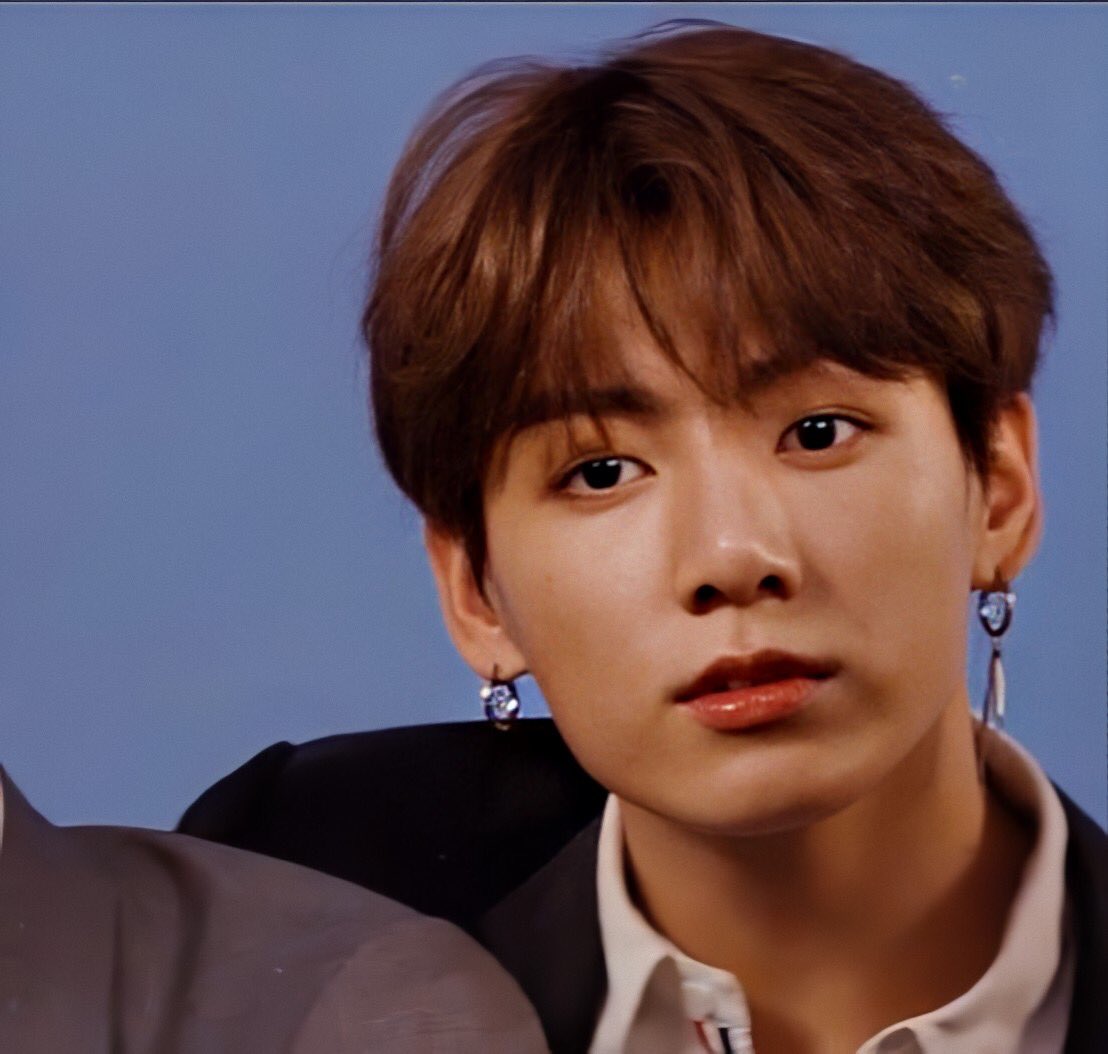 Jungkook ya NO es un bebé, abro hilo para que vean             »  @BTS_twt «