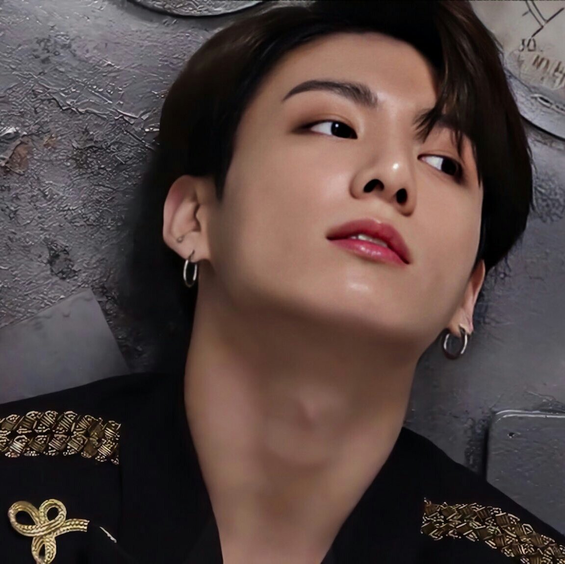 Jungkook ya NO es un bebé, abro hilo para que vean             »  @BTS_twt «