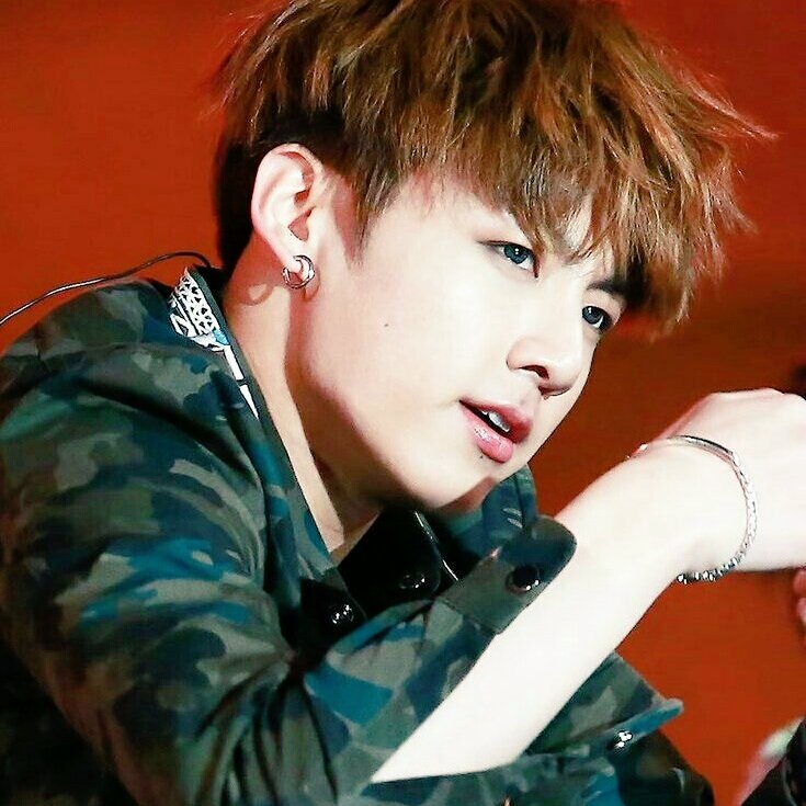 Jungkook ya NO es un bebé, abro hilo para que vean             »  @BTS_twt «