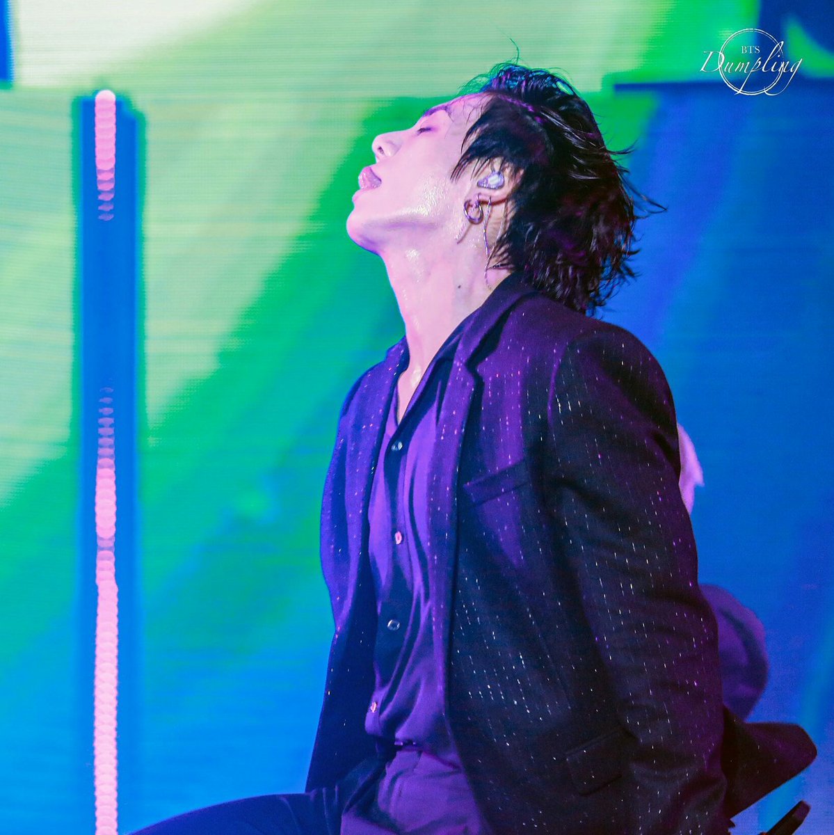 Jungkook ya NO es un bebé, abro hilo para que vean             »  @BTS_twt «