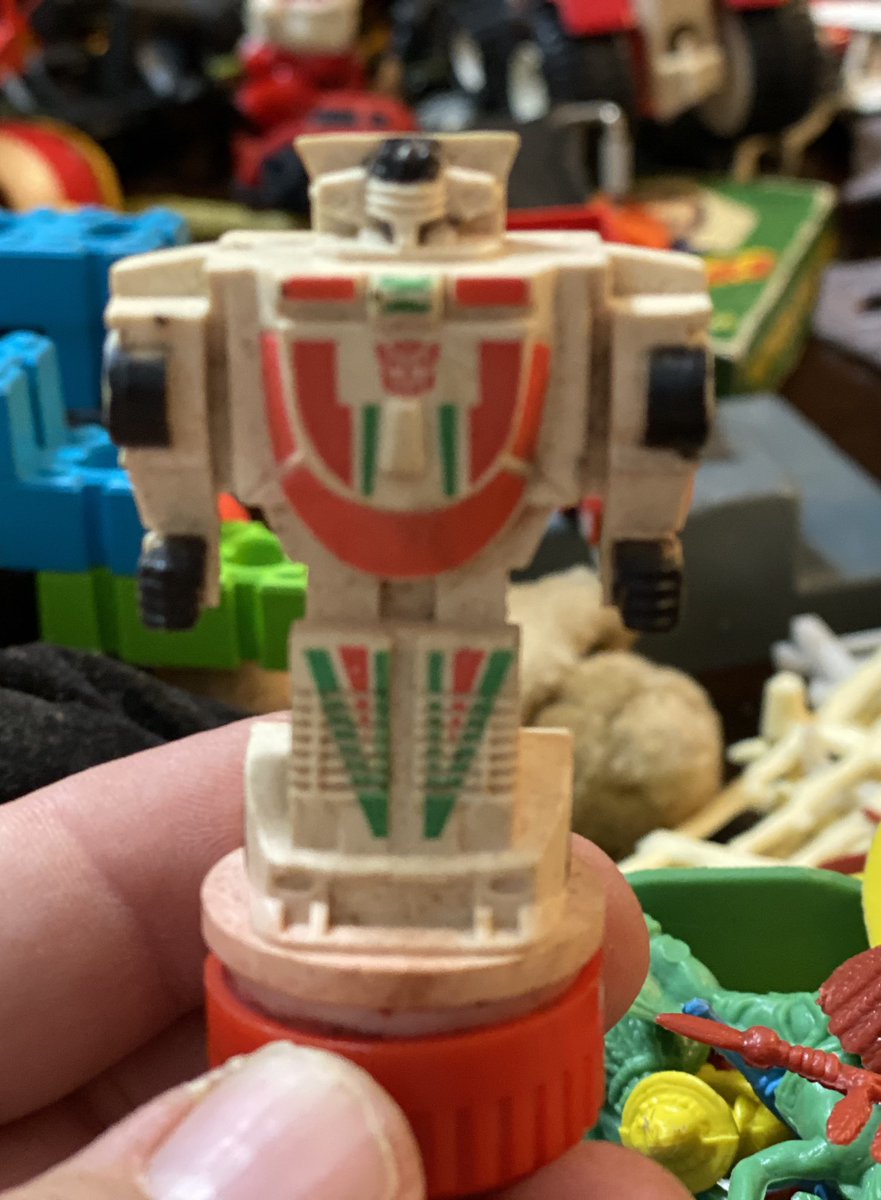 PopCultureJunk2's tweet photo. Sorting thru my treasures today &amp; I find a @Hasbro @transformers WheelJack Figure Stamp from 1984. #WhyDidIKeepThis #80toys #Transformers  @NightPromoting https://t.co/HY1QDLQnsG