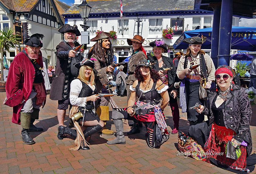 Pirate Brethren tweet media