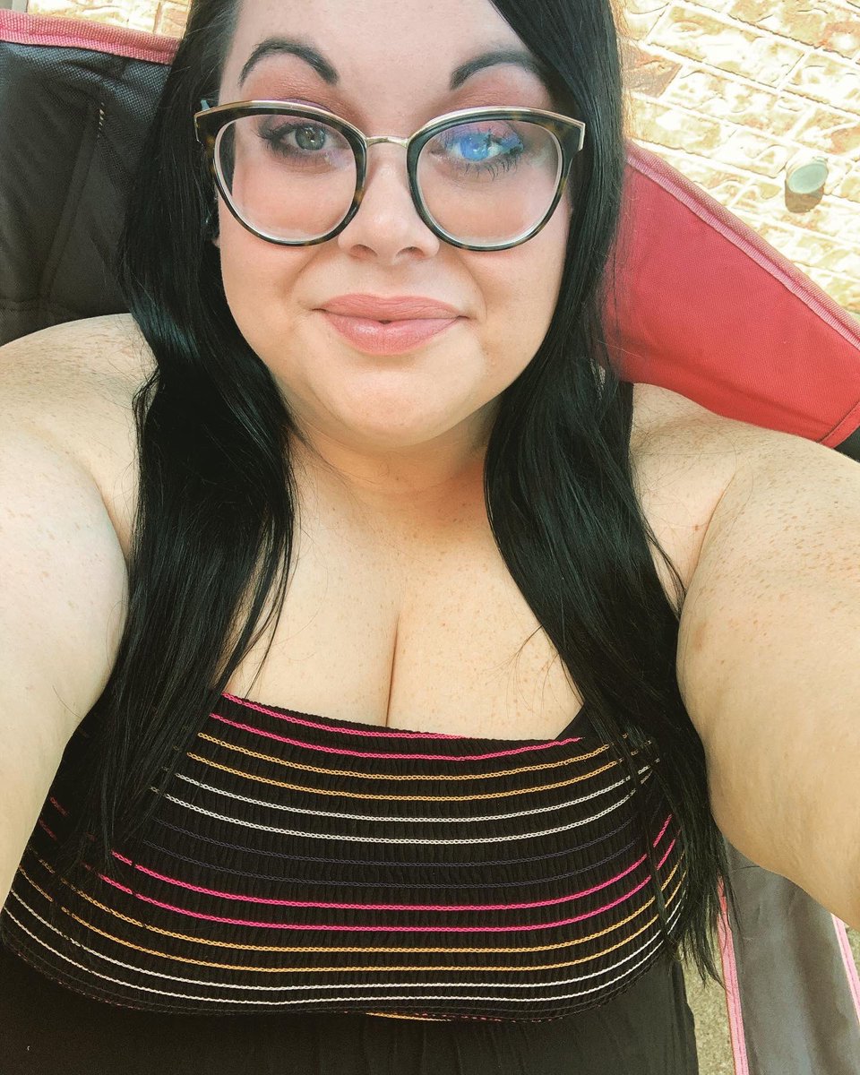 SunnySummers18's tweet photo. My ideal body is yours on mine ๐ค
#bodypositivity #bodypositive #bodypositivitymovement #bopo #effyourbeautystandards #torrid #torridfashion #torridinsider #torridfitsme #plussizefashion #plussize #plussizemodel #plussizebeauty #plussizeblog #plussizeinfluencer #bbwlove https://t.co/F48eh4WeJ0