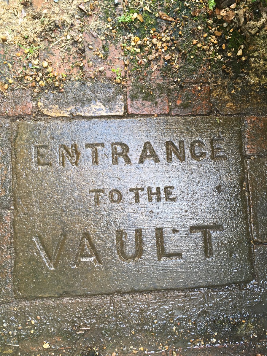 MILLER (@emeyeeleleeah) on Twitter photo 