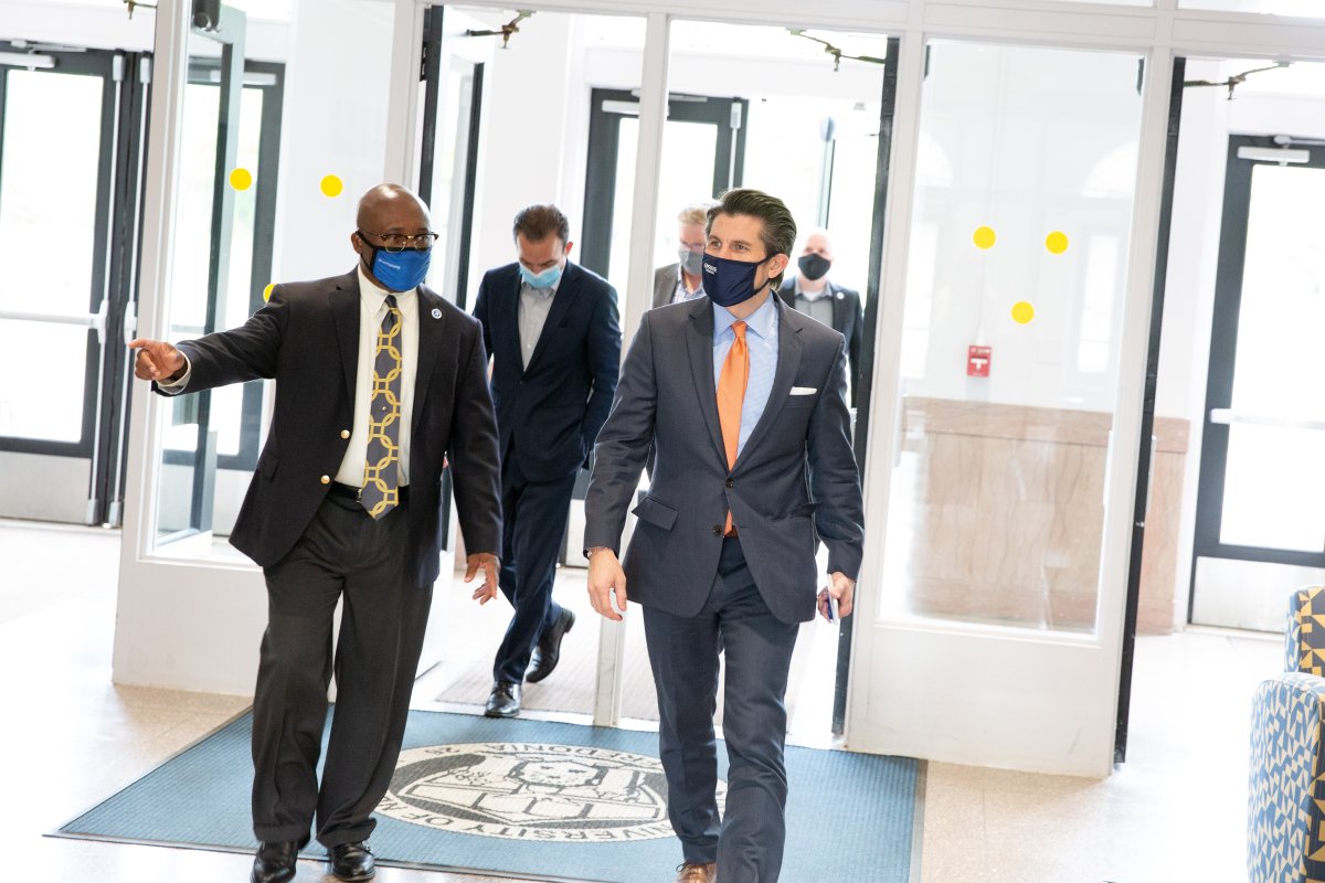 jimmalatras's tweet image. I enjoyed my visit w/@FredoniaU Prez Kolison, their faculty rep, &amp;amp; entire leadership team. They are aggressively working to contain COVID w/increased testing &amp;amp; swift enforcement. The Observer said Dr. Kolison's action "is the sign of an excellent leader."  I wholeheartedly agree.