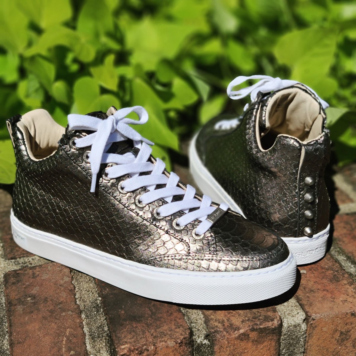 yaridsshoes's tweet photo. Rock and roll merged with moto.
.
Shop In-Store or https://t.co/yyVT4sf6pk
.
#yarids #jslidesfootwear #shoeoftheday
#shoeaddicts #shoelover #ootd #shoplocal #supportsmallbusiness #shopnow https://t.co/a91wAtXOqo