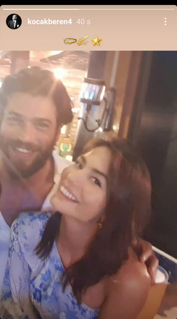 albatreando's tweet photo. ✨⭐️ El principio de una historia de amor maravillosa, dos almas destinadas, esas sonrisas naturales, nerviosas y esa mano acariciando su hombro, ya sabía que quería que fuese suya... para siempre... #CanDemIsReal https://t.co/62GEtZDvIS