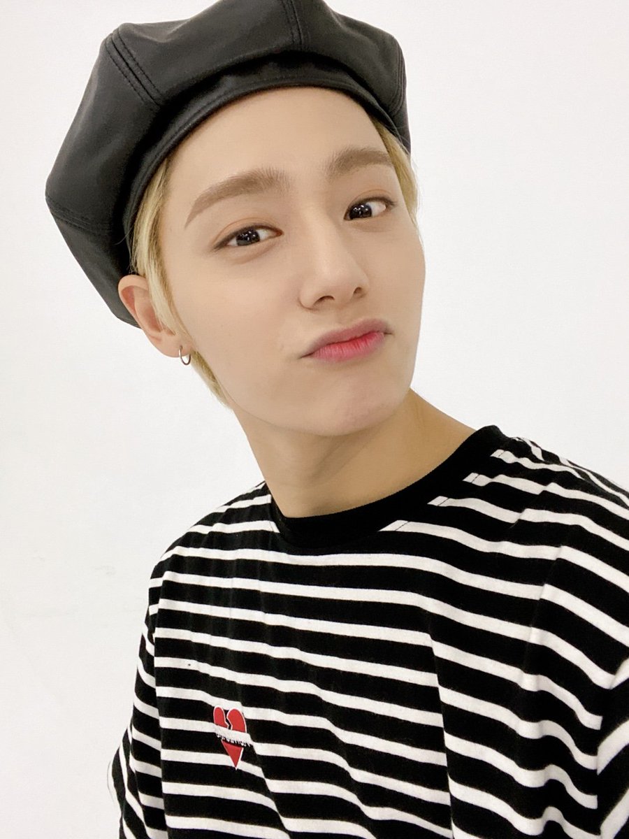 ๑ ❥ Hwanwoong pouting: a necessary thread ( ˘ ³˘)♡ ๑