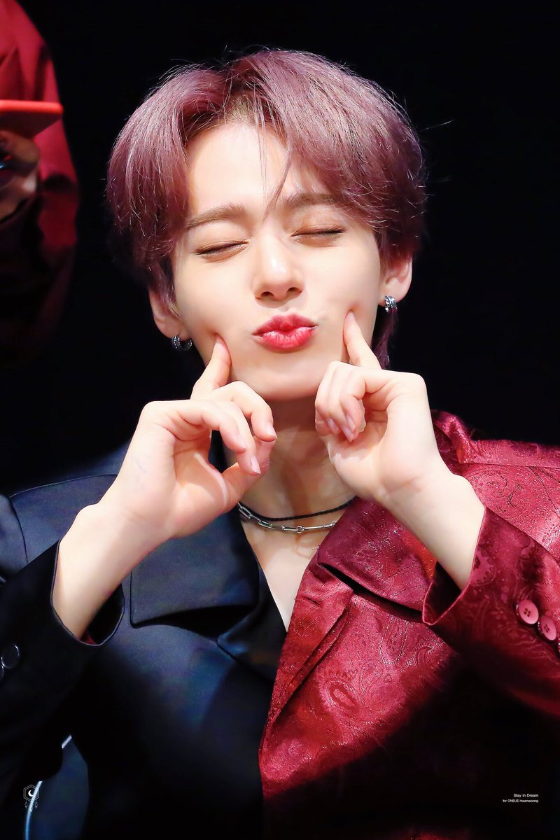 ๑ ❥ Hwanwoong pouting: a necessary thread ( ˘ ³˘)♡ ๑