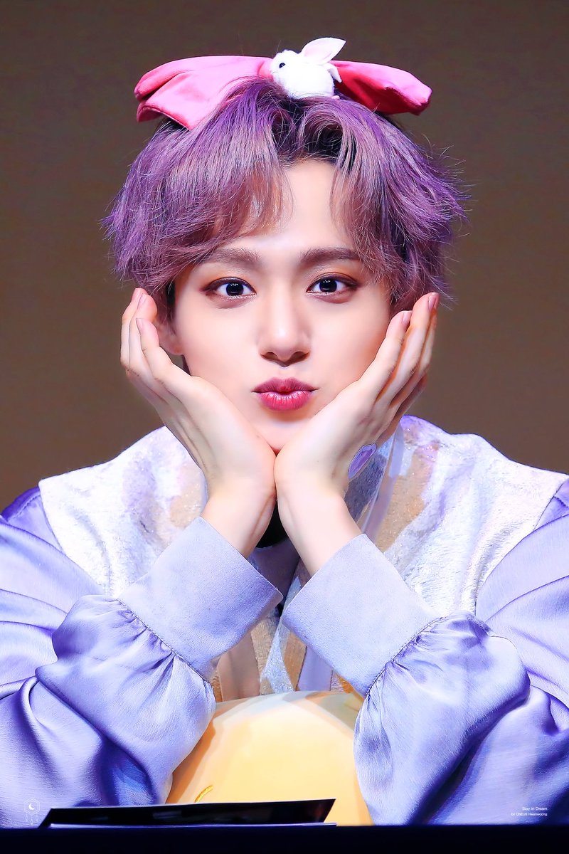 ๑ ❥ Hwanwoong pouting: a necessary thread ( ˘ ³˘)♡ ๑