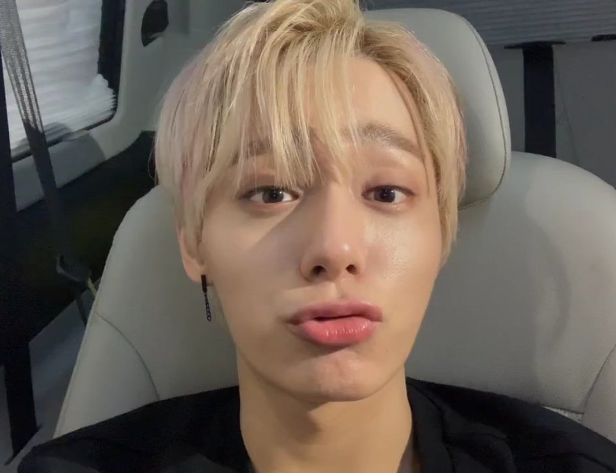 ๑ ❥ Hwanwoong pouting: a necessary thread ( ˘ ³˘)♡ ๑