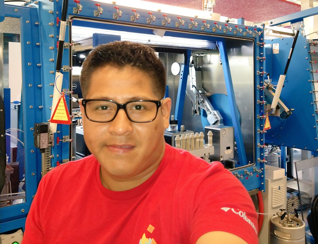 andres_a2g's tweet photo. Hola @LatinXChem #LatinXChemOrg!I'm a 🇲🇽 postdoc @chemuoft with @A_Aspuru_Guzik. I'm interesting in #Automatedsynthesis for clean energy materials, organic materials and structure-properties of crystalline molecular rotors😜 https://t.co/eARTPK6RbZ