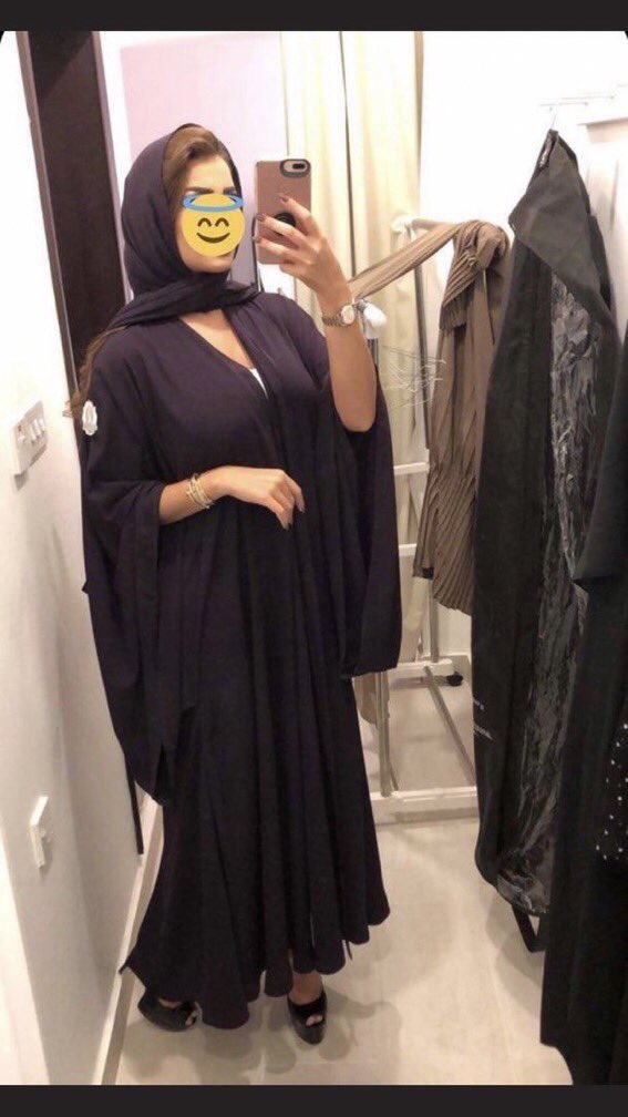 jiixv2's tweet photo. هالحركة ماتصير الا مع الزوج وبس! 

ولما تسويها زوجتك صدقني بتبدا فيها من السيارة لحالكم بعدين قدام عامل البنزين او مقهى، بعدها بمحلات مافيها الا عامل اجنبي وكلها قياس لردة فعلك🔥

ولا تحسن النية مافي وحدة تكشف رقبتها وصدرها من العباية بالغلط! وترا غالب من يسويها هم المنقبات👍 https://t.co/fWkDVBfy3u