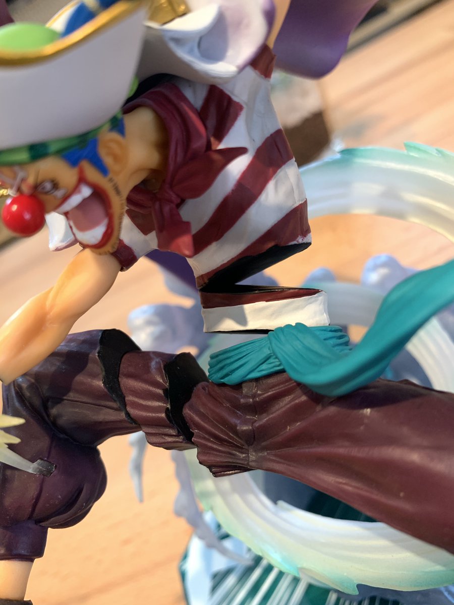 麦わら屋 ワンピースフィギュア グッズ Na Twitteru フィギュアーツzeroのバギー バラバラ感がすごく良きです エフェクトもカッコいい T Co 3etwilmxd6 Twitter
