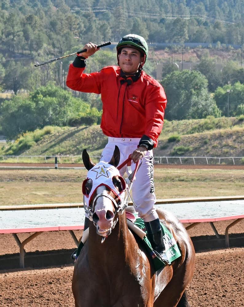 RuidosoDowns's tweet photo. Gold Heart Eagle V won the G1 $1,007,688 All American Derby by 1 ½ lengths ahead of Inaugurator.
⁣
Both horses are owned by Valeriano Racing Stables, LLC and trained by Monty Arrossa. Jockey James Flores had back-to-back wins today in the Gold Cup &amp; Derby
https://t.co/vsQRjVS6dG https://t.co/v02UJ2xOxp
