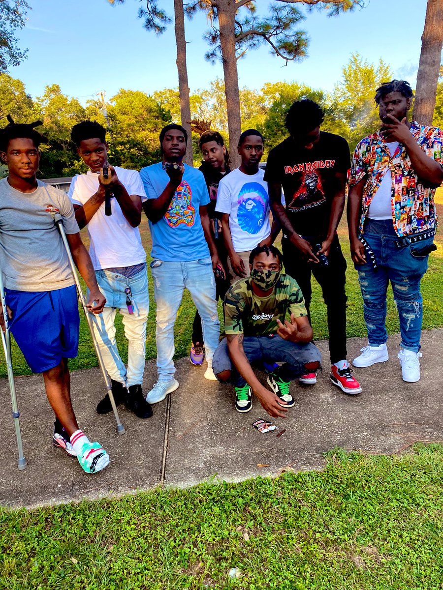 Sclair_CAIN's tweet photo. Everybody wit this gang gang shit so they ain’t dying for nothing #OTF https://t.co/wsiHTMPGxM