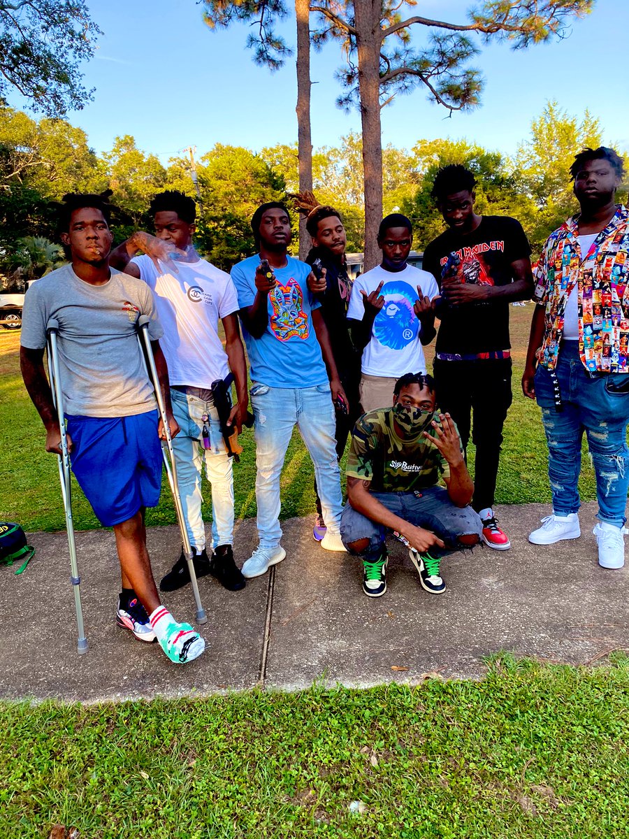 Sclair_CAIN's tweet photo. Everybody wit this gang gang shit so they ain’t dying for nothing #OTF https://t.co/wsiHTMPGxM
